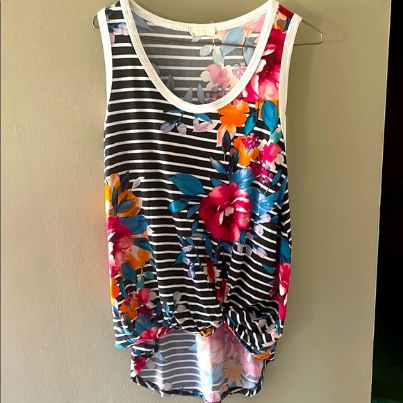 Floral Striped Sleeveless Top - Picture 1 of 2